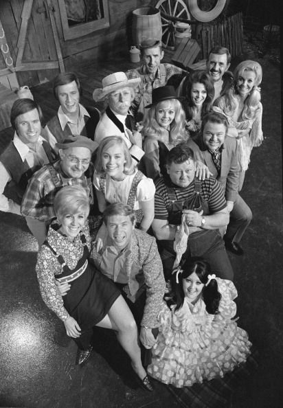 HEE HAW - DoYouRemember? Gunilla Hutton, Hee Haw Show, Roy Clark, Buck Owens, Western Hero, Hee Haw, Music Row, Easy Face Masks, Best Mysteries