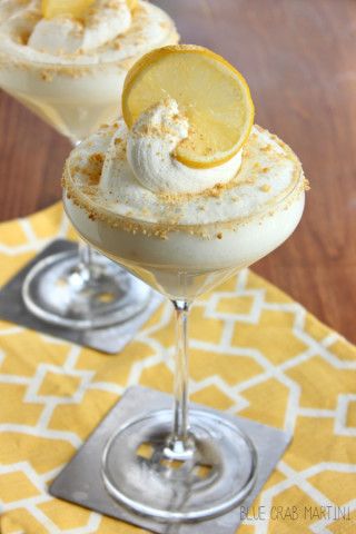 Limoncello Cocktail, Limoncello Cocktails, Boozy Drinks, Martini Recipes, Cocktail Desserts, Cocktail Drinks Recipes, Alcohol Drink Recipes, Lemon Slice, Lemon Meringue