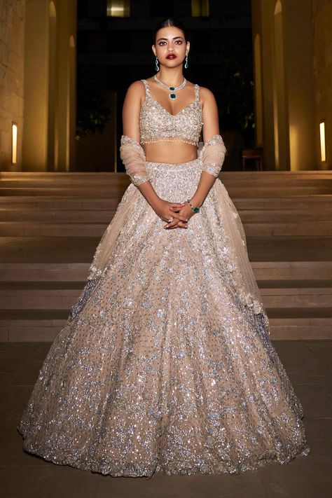 Reception Guest Outfit Indian, Sequins Lehenga, Sequin Lehenga, Wedding Fits, Seema Gujral, Reception Outfits, Gold Lehenga, Sangeet Outfit, Marriage Dress