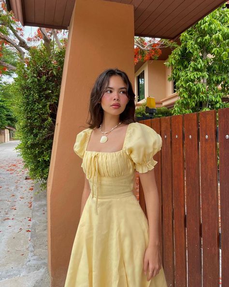 Cafe Dress Outfit, Milk Maid Dress Aesthetic, Yellow Sundress Aesthetic, Sundress Aesthetic, Cafe Dress, Girls Yellow Dress, Milk Maid, Party Wear Gowns, Trendy Outfit Ideas