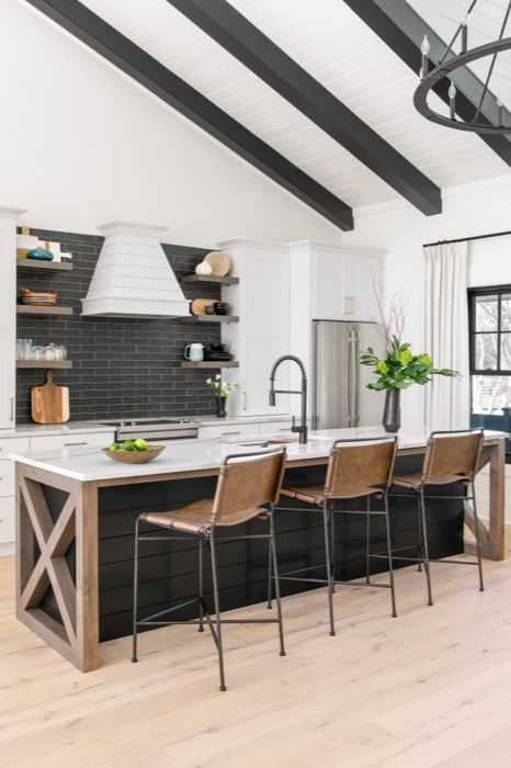 Kiawah River Farmhouse Transformation - H. Anne Blakely Sciarrone Architecture Monochrome Kitchen, Black White Kitchen, White Marble Kitchen, Black And White Kitchen, Black Backsplash, Black Kitchen Island, White Kitchen Island, Wood Kitchen Island, Flat Panel Cabinets