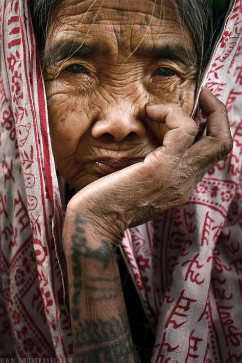 Apo Whang Od, Traditional Filipino Tattoo, Pinoy Culture, Whang Od, Philippines Tattoo, Traditional Tattoo Outline, Reference People, Charcoal Ideas, Traditional Tattoo Drawings