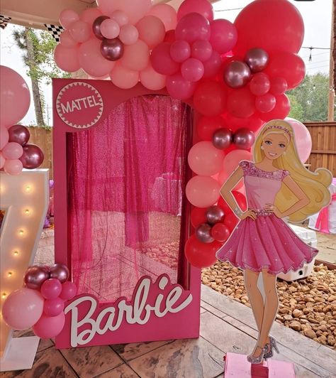 Barbie Birthday Party Decorations, Toddler Girl Party Ideas, Barbie Pool Party, Barbie Party Decorations, Carnival Birthday Party Theme, Barbie Theme Party, Barbie Birthday Party, Ladybug Party, Barbie Theme