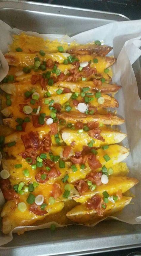 Loaded Potato Wedges In Oven, Loaded Potato Wedges, Bacon Cheese Potatoes, Recipes Savory, Turtle Time, Loaded Potato, Skillet Dinners, Cheese Potatoes, Potato Wedges