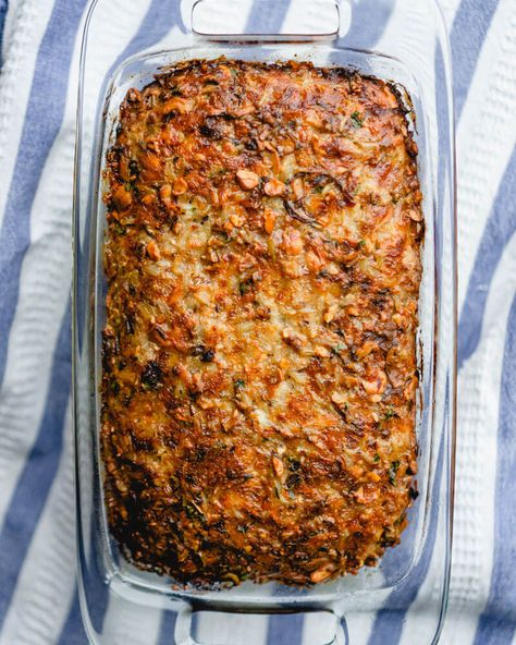 This vegetarian meatloaf is hearty and pleases even the most passionate of meat eaters! It's a family favorite dinner party recipe. Meat Poster, Veggie Loaf, Vegetarian Meatloaf, Classic Meatloaf, Favorite Dinner, Couple Cooking, Dinner Party Recipes, Meatloaf Recipes, Meatless Meals