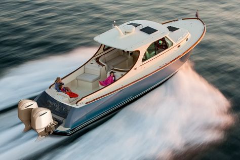 Picnic Boat, Hinckley Yachts, Small Yachts, Cruiser Boat, Make A Boat, Outboard Boats, Scout Guide, Cabin Cruiser, Cool Boats