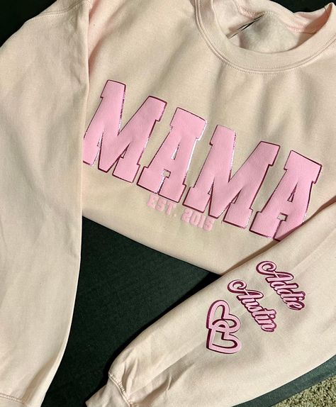 Custom made to order Mama, Mom, grandparents, sweatshirts or tshirts.  This is made with Puff vinyl and is personalized with the year you became a Mama or Grandparent. Puff Vinyl Sweatshirt, Grandparents Shirts, Puff Vinyl, Grandparents Shirt, Cricut Creations, Georgia Bulldogs, Mom Outfits, Holly Jolly, Svg Cricut