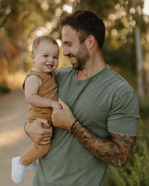 The smirk on this baby boy…I can’t take the cuteness. Also obsessed with this whole family, their outfits, and this location which is totally sleeper hit with gorgeous light that is quickly becoming a favorite. Who’s next?? #oceansidefamilyphotographer #sandiegofamilyphotographer #lajollafamilyphotographer #temeculafamilyphotographer #sanclementefamilyphotographer Dad And Baby Photoshoot, Dad And Baby Pictures, Dad And Baby Boy, Boy Photo Ideas, Dad And Baby, Baby Boy Photos, Boy Photo, San Clemente, Baby Photoshoot