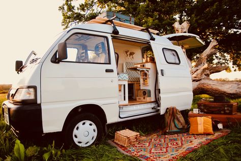 Omgebouwde Bus, Kombi Hippie, Converted Van, Small Camper Vans, Kangoo Camper, Suzuki Carry, Conversion Van, Tiny Camper, Micro Camper