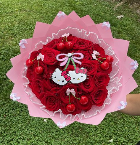 24ct hello kitty Cherry themed ramo🍒🌹 Happy National Girlfriend Day ♥️ . . . . . . #explorepage #smallbusiness #beginnerflorist #hellokittyramo #hellokitty #cherry #roses #happynationalgirlfriendday❤️ #cute #pretty Cherry Flower Bouquet, Hello Kitty Ramo Eterno, Hello Kitty Christmas Bouquet, Birthday Ramos, Hello Kitty Ramo, Hello Kitty Cherry, Hello Kitty Bouquet, Ramo Ideas, Girlfriend Day