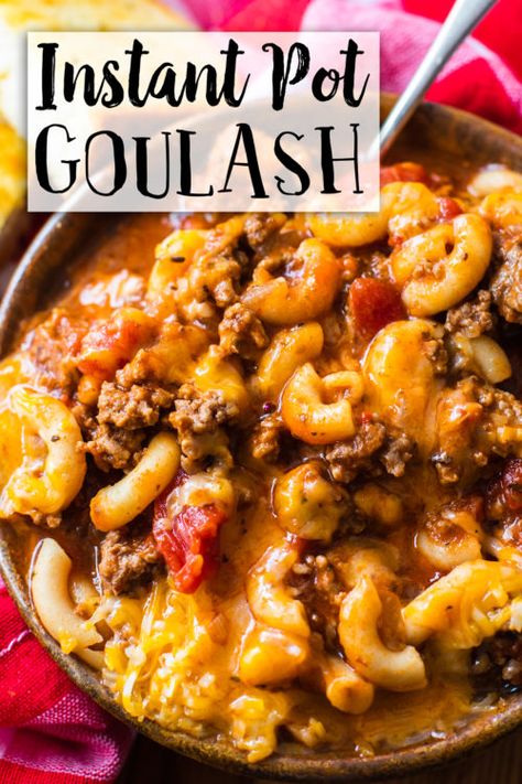 BEST Instant Pot Goulash - (American Goulash Recipe!) Instant Pot Goulash Recipe, Instant Pot Goulash, Beef Recipe Instant Pot, Goulash Recipe, Delicious Family Meals, Goulash Recipes, Crock Pot Recipes, Diner Recept, Salad Pasta