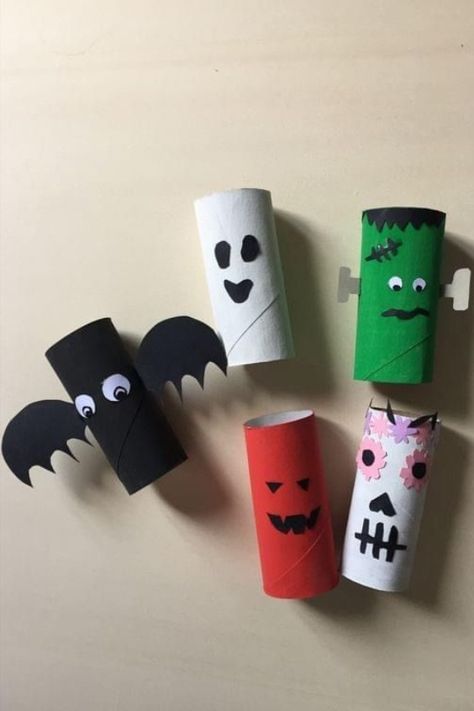 Halloween Toilet Paper Roll Crafts, Fireman Crafts, Halloween Toilet Paper, Creative Pumpkin Carving Ideas, Halloween Candy Box, Moldes Halloween, Dekorasi Halloween, Halloween Bulletin Boards, Bricolage Halloween