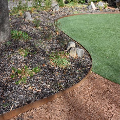 Garden Edging Ideas Australia, Landscape Boarders, Steel Edging Landscape, Metal Garden Edging, Steel Garden Edging, Side Yard Landscaping, Australian Native Garden, Garden Paving, Australian Garden