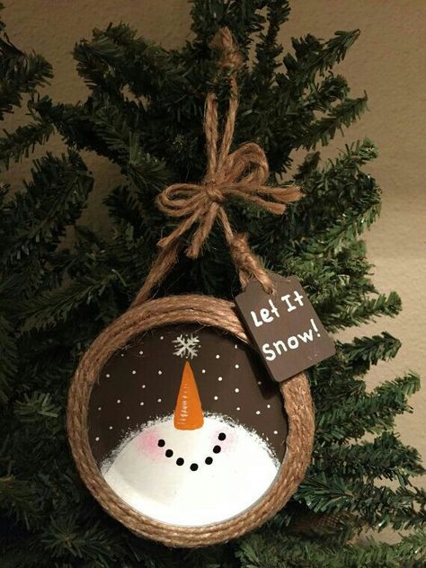 SNOWMAN HEAD looking up. Painted on lid Dome Lid Crafts, Nostalgic Christmas, Christmas Crafting, Snowman Ornament, Easy Christmas Crafts, Snowman Crafts, Christmas Ornaments Homemade, Christmas Ornament Crafts, Jar Crafts