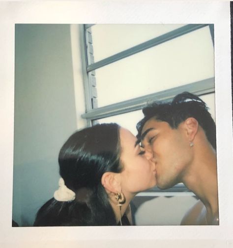 (43) #cartia mallan on Tumblr 2000s Couples, Cartia Mallan, Love Frequency, Cute Grunge, Fall In Luv, Couple Goal, Me And Bae, New Groove, Kissing Couples