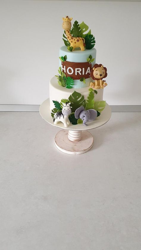 Cake Animals, Jungle Birthday Cakes, Safari Baby Shower Cake, Jungle Theme Cakes, Animals Cake, Animal Birthday Cakes, Wild Birthday Party, Baby First Birthday Cake, Jungle Cake