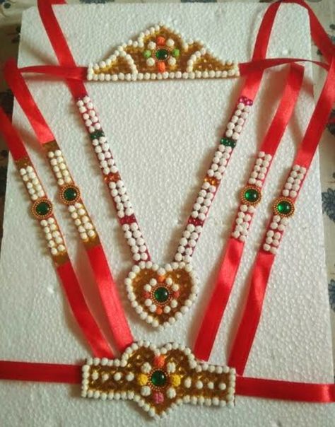 Halwa Jewellery For Kids, Halvyache Dagine For Kids, Tilgul Jewellery, हलव्याचे दागिने, Kite Decor, Sankranti Decoration, Diy Canvas Art Quotes, Haldi Kunku, Laddoo Gopal