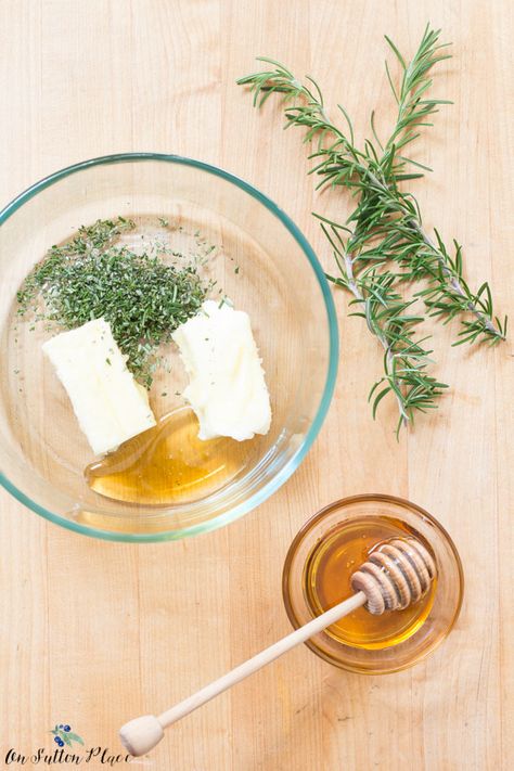 rosemary honey homemade butter ingredients Rosemary Ideas, Rosemary Butter, Rosemary Honey, Herb Butter Recipe, Cooking Decor, Fresh Herb Recipes, Honey Butter Recipe, Cooking In The Classroom, Rosemary Plant