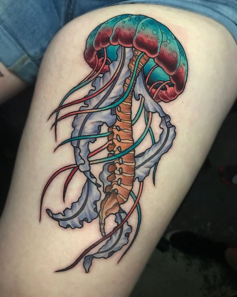 Tell me what you got away with Cause I've seen more spine on jellyfish I've seen more guts on eleven-year-old kids Have another drink… Neo Traditional Jellyfish, Traditional Jellyfish Tattoo, Traditional Jellyfish, Medusa Animal, Fish Bone Tattoo, Skull Art Tattoo, Traditional Tattoo Old School, Finger Tats, Traditional Sleeve