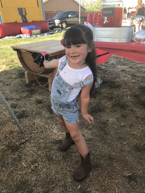 Cute girl overall and cowgirl boots toddler girl long hairstyle with bangs Kid Hairstyles With Bangs, Toddler Bangs, Hairstyle With Bangs, Picture Day Hair, Hairstyles Girl, Front Bangs, Toddler Hairstyles, Long Hairstyle