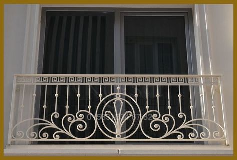 Balcony Railing Design Modern, Railing Balcony, Steel Grill Design, Porch Railing Designs, Design Balcony, Iron Balcony Railing, Steel Railing Design, Staircase Railing Design, Balcony Grill