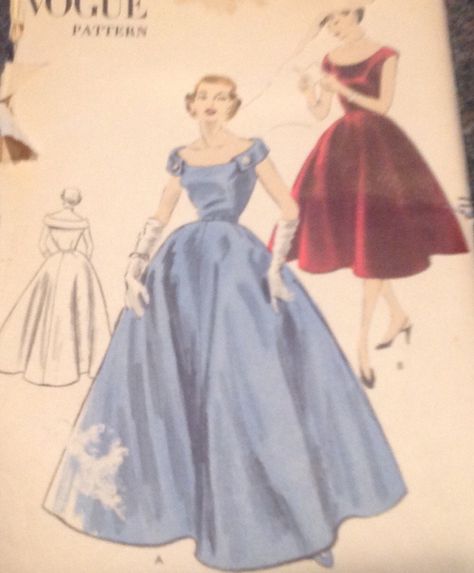 A personal favorite from my Etsy shop https://www.etsy.com/ca/listing/258109697/vogue-7512-sewing-pattern-1955-50s-off 1950s Ball Gown, 1950s Gown, 50s Dress Pattern, Gown Sewing Pattern, Wedding Dresses 50s, Circular Skirt, Vintage Ball Gowns, Vintage Vogue Patterns, Senior Prom Dresses