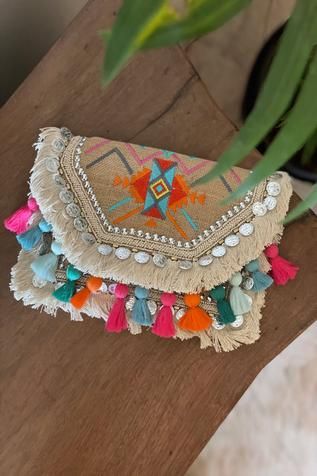 Shop for Bhavna Kumar Jute Embroidered Boho Clutch Online at Aza Fashions Handmade Fabric Bags, Stylish School Bags, Boho Clutch, Simple Silver Jewelry, Handmade Fabric, Fabric Bags, Boho Bag, Aza Fashion, Cloth Bags