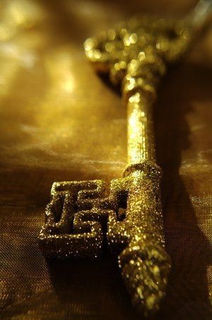 LA Gold Everything, Under Lock And Key, Golden Key, All That Glitters Is Gold, Old Keys, A Course In Miracles, Gift Photo, Gold Aesthetic, Stay Gold