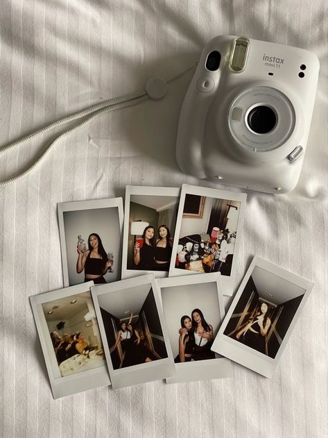 Insta X Camera, Camera Picture Aesthetic, Vision Board Gifts, Cute Poloroid Ideas, Insta Mini Camera, Polaroid Inspo Pictures, Camera Vision Board, Vision Board Camera, White Friends Aesthetic