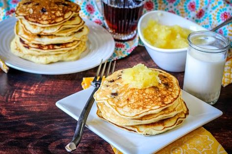 17 Recipes Made With Canned Pineapple | Just A Pinch Banana Chocolate Chip Bars, Pineapple Chocolate, Pineapple Pancakes, Banana Chocolate Chip Cookies, Banana Oat Muffins, Honey Cornbread, Breakfast Meals, Chocolate Pancakes, Break Fast