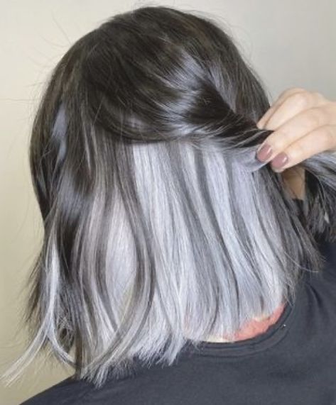 Korean Hair Color, Hair Color Underneath, Peekaboo Hair, Hair Color Streaks, Pretty Hair Color, Shot Hair Styles, Haircuts For Medium Hair, Crochet Crop, Short Hair Color