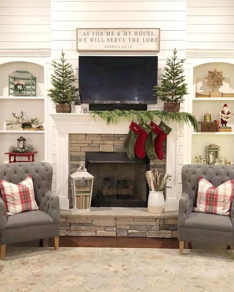 Fireplace Mantel Decorations, Christmas Fireplace Mantel, Farmhouse Fireplace Decor, Fireplace Decorations, Christmas Fireplace Mantels, Christmas Mantle Decor, Christmas Fireplace Decor, Fireplace Mantel Decor, Farmhouse Fireplace