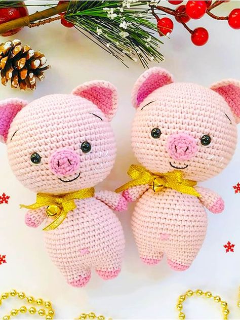 Lindo Cerdito Amigurumi Patrón Gratis - Lovelycraft Pig Crochet, Baby Pig, Link Youtube, Crochet Animals Free Patterns, Baby Pigs, Crochet Toys Patterns, Crochet Basics, How To Crochet, Baby Disney