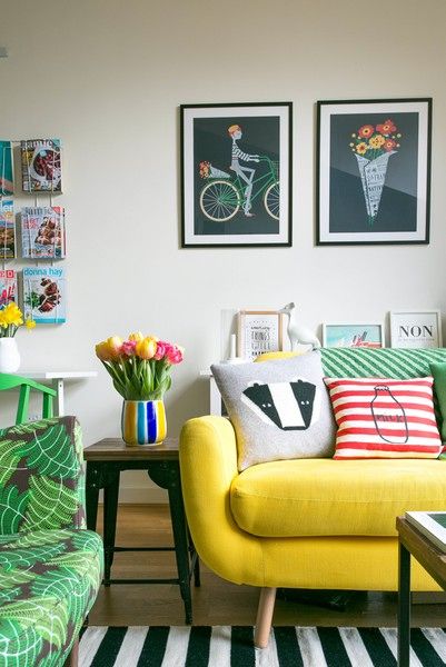 Retro Living Rooms, Quirky Decor, Funky Decor, Colourful Living Room, Bright Homes, Quirky Home Decor, Natural Home Decor, Retro Home Decor, Retro Home