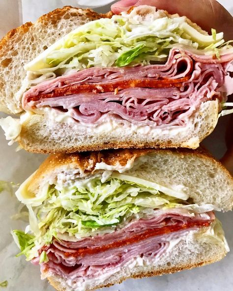 Hoagie Aesthetic, Pepperoni Melt Sandwich, Man Sandwiches, Yummy Sandwiches, Park Cafe, Man Vs Food, Food Plates, Smoked Sausage Recipes, Sandwhich Recipes