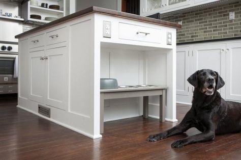 Kitchen Island Recess - I love this! Having everything tucked away and out of sight when not in use is such a great idea, especially when it comes to pets! Dog Food Station, Shipping Furniture, Kitchen Center Island, Pet Feeding Station, Crazy Home, Memphis Design, Island With Seating, Kitchen Storage Solutions, Transitional Kitchen