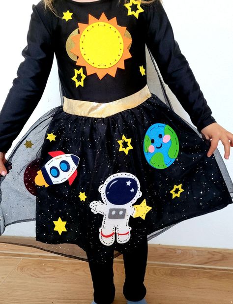 Space Party Outfit, Space Party Costumes, Fancy Dress Competition, Space Costumes, Space Dress, Party Outfit Ideas, Star Costume, Diy Space, Diy Kostüm