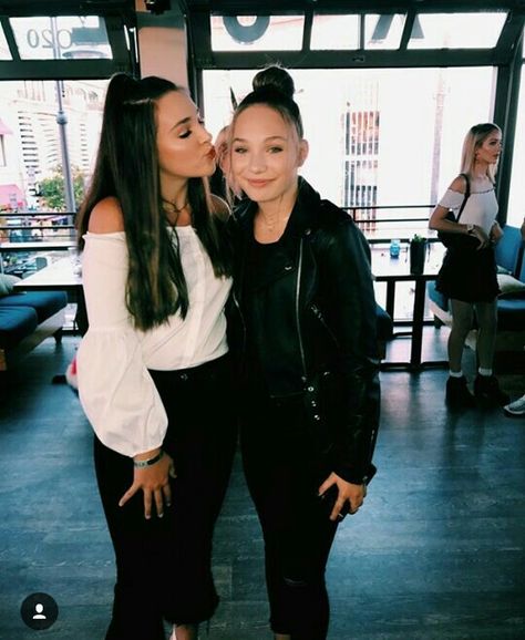 Maddie and Kendall back together Kendall And Maddie, Maddie And Kendall, Dance Moms Kendall, Dance Moms Cast, Maddie Z, Dance Moms Pictures, Paige Hyland, Dance Moms Dancers, Maddie And Mackenzie