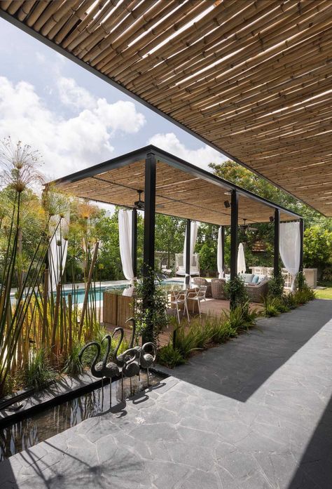 Pergola Shade Ideas, Bamboo Pergola, Contemporary Pergola, Modern Pergola Designs, Pool Pergola, Bamboo Roof, Bamboo Decking, Shade Ideas, Bamboo Outdoor