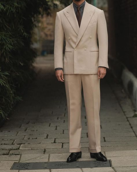 MEN'S CREAM COLOUR DOUBLE BREASTED 2 PIECE SUIT, FORMAL SUIT FOR MEN, BUSSNIES MEATING SUIT, WEDDING SUIT, VINTAGE SUIT, 90s fashion suit,  Colour - Cream - beige Fabric - TR , important Fabric Multi Size Available 90s Suit Men, Wedding Suit Vintage, Vintage Wedding Suits, Double Breasted Suit Men, Formal Suits Men, Dapper Gentleman Style, Formal Attire For Men, Mens Wedding Suits, Cream Suit