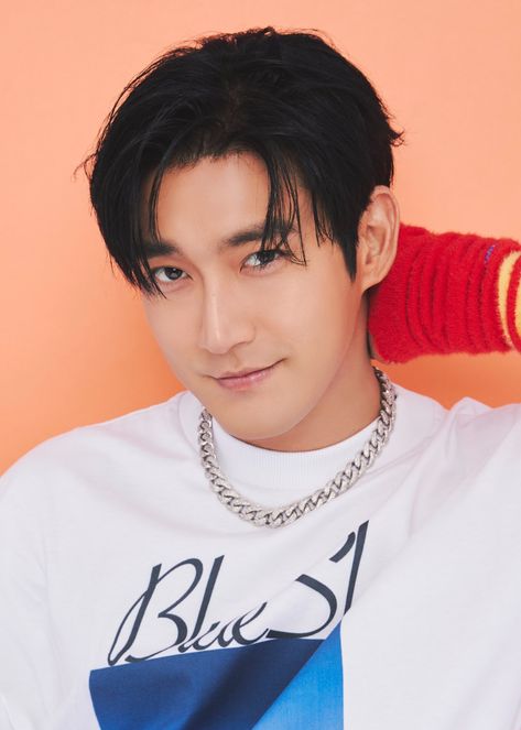 #siwon #슈퍼주니어 #Superjunior #album #winter #smtown #smcu #palace #concert #music #singer #boyband #korean Kpop Comeback, Sm Town, Choi Siwon, Winter Photo, Portrait Images, Actor Model, Super Junior, Girls Generation, Korean Singer