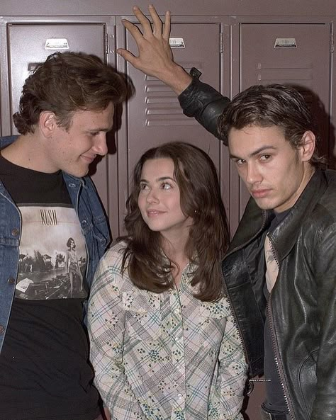 Lindsay Weir, Linda Cardellini, Jason Segel, Freaks And Geeks, James Franco, I'm With The Band, Movies And Series, Film Aesthetic, Shows And Movies