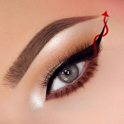 A screamingly evil eyeliner for Halloween ❤️   http://www.nikkietutorials.com/site/2016/10/scream-queens-red-devil-eyeliner-halloween-makeup-tutorial/#more-10710 Nem Halloween Makeup, Devil Makeup Halloween, Halloween Party Makeup, Devil Makeup, Halloweenský Makeup, Halloween Make-up Looks, Make Up Designs, Holloween Makeup, Halloween Eye Makeup