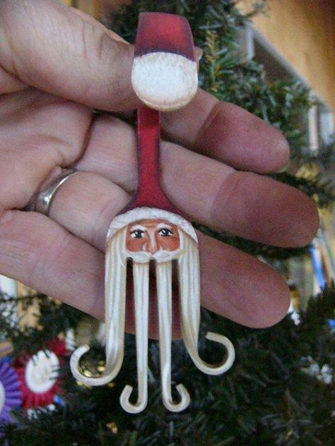 Santa fork You Welcome, Fork Crafts, Christmas Tree Decoration Ideas, Tree Decoration Ideas, Santa Klaus, Hantverk Diy, Silverware Crafts, Painted Christmas Ornaments, Fabulous Christmas