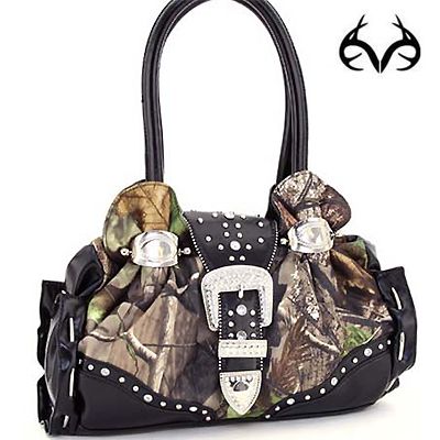 #RealtreeAPG #camo Western #handbags Camo Handbags, Rhinestone Ornaments, Real Tree Camouflage, Camo Purse, Western Purses, Realtree Camo, Cow Girl, Pretty Bags, Casual Tote