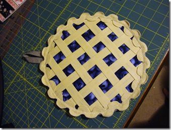 Pie Pot Holders, Hot Pads Diy, Quilted Potholder Tutorial, Potholder Tutorial, Kitchen Sewing, Quilted Projects, Quilting Blocks, Quilted Potholders, Kitchen Crafts