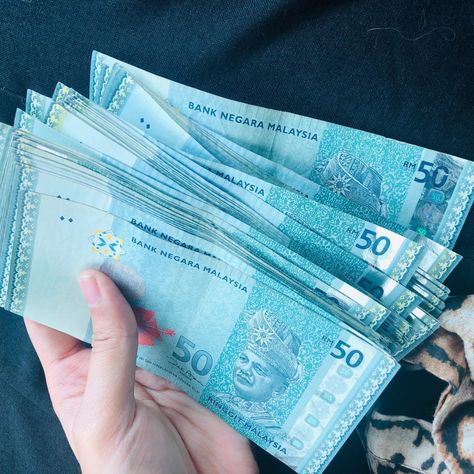 Twitter Malaysian Ringgit Money, Malaysian Money Aesthetic, Malaysia Money, Car Outfit, Ice Bear We Bare Bears, Money Vision Board, Buy Coins, Money Collection, Money Images