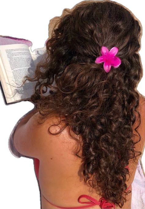 Curly Hair On Beach, Beach Pics Inspiration, Beach Hair Curly, Curly Hair Styles For Summer, Curly Hair At Beach, Curly Hair Beach Aesthetic, Hoț Girl Summer, Boucle Aesthetic, Vacation Pics Aesthetic