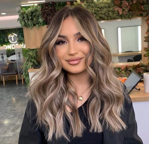 Half Balyage Long Hair, Brown Balayage Hair Medium Length, Ash Blonde Hair With Dimension, Brown Hair Balayage Pale Skin, Beige Hair Color Ash Blonde, Balyage Blonde Brown Medium Length, Light Ash Brown Hair With Money Piece, Light Brown Balayage For Fair Skin, Blonde Hair On Olive Skin Tone