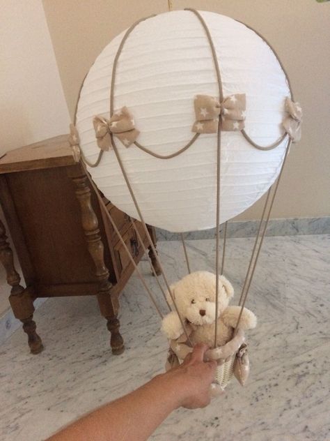 Hot Air Balloon Decorations Diy, Diy Hot Air Balloons, Baby Shower Balloon Decorations, Hot Air Balloon Decorations, Hot Air Balloon Nursery, Baby Shower Theme Decorations, Butterfly Baby Shower, Bear Decor, Hot Air Balloons